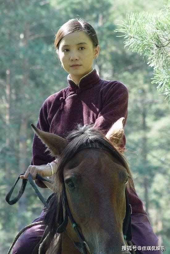 庸俗"的宋佳,才发现这辈子活成她这样,到底有多难得_表演_角色_小时候