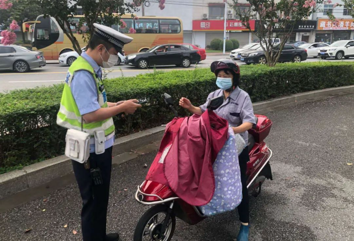 2024年,多地查電摩駕照了!騎電動車