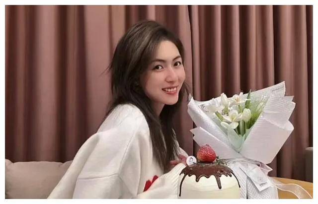 美女接应加盟顶级联赛,即将上演中国德比!