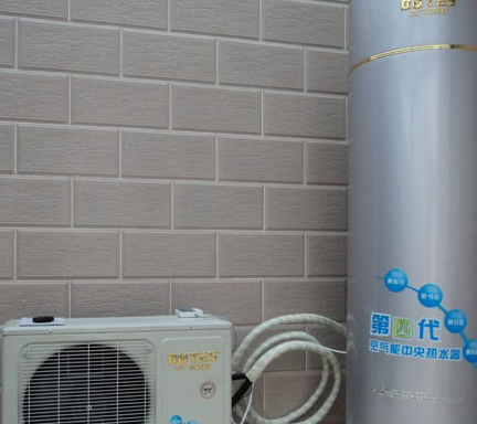 头次见有人装这种热水器,听老师傅一说,懊悔没有早点