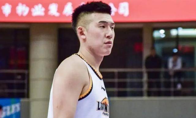 近四战场均18分,付豪打破球迷质疑,仍是辽篮未来四号位答案_辽宁队