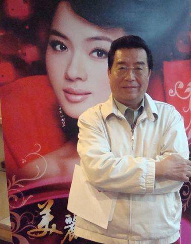 军中绿花陈思思近照,特别漂亮的湘妹子,她45岁了,为何仍然未婚_李双江