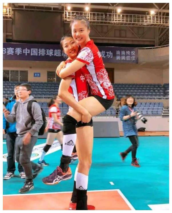 仲慧南方小土豆,袁心玥也是!网友一片嫌弃:能有两米多长的?