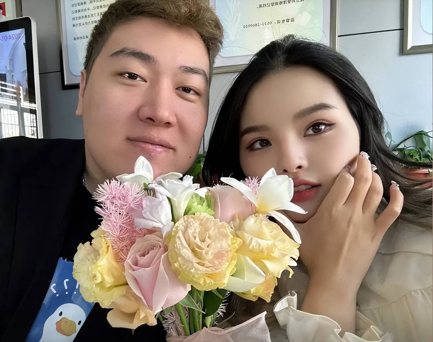 名将离婚仅四个月又结婚,面对质疑用四字强硬回应_颜丙涛_女友_婚礼