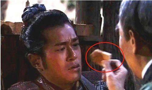 虽说这搅屎棍制作起来也挺方便,但穷苦人家也是没工夫去加工它的,所以