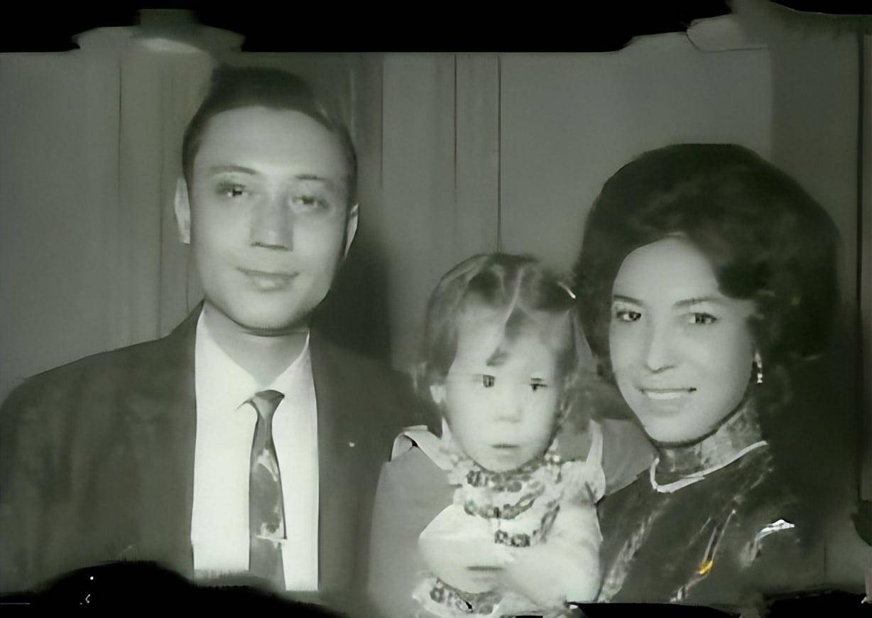 蒋家媳妇徐乃锦女士,守候瘫痪丈夫十八年,爱情故事令人动容_蒋孝文