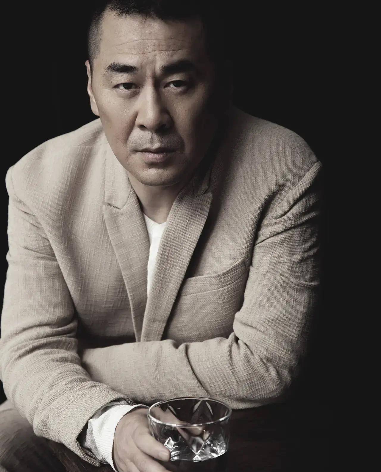 陈建斌幽默回应网友二创《甄嬛传》:他们没有付给我演出费用_后台