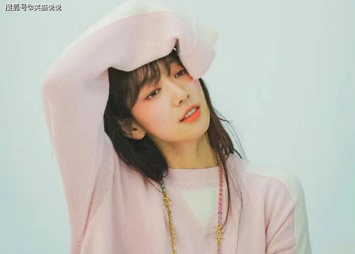 朴信惠最新物料曝光,卷刘海显疲态,被网友点评面相变了