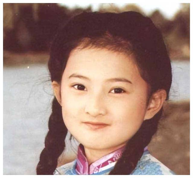 在这个充斥八卦的娱乐圈时代,有一位曾经的童星,她是琼瑶剧《婉君》中