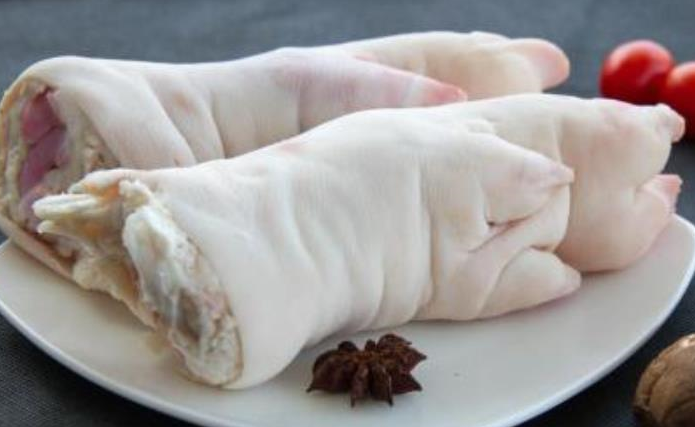 很多人不知道猪蹄前后的区别,肥瘦不同,口感不同,别买