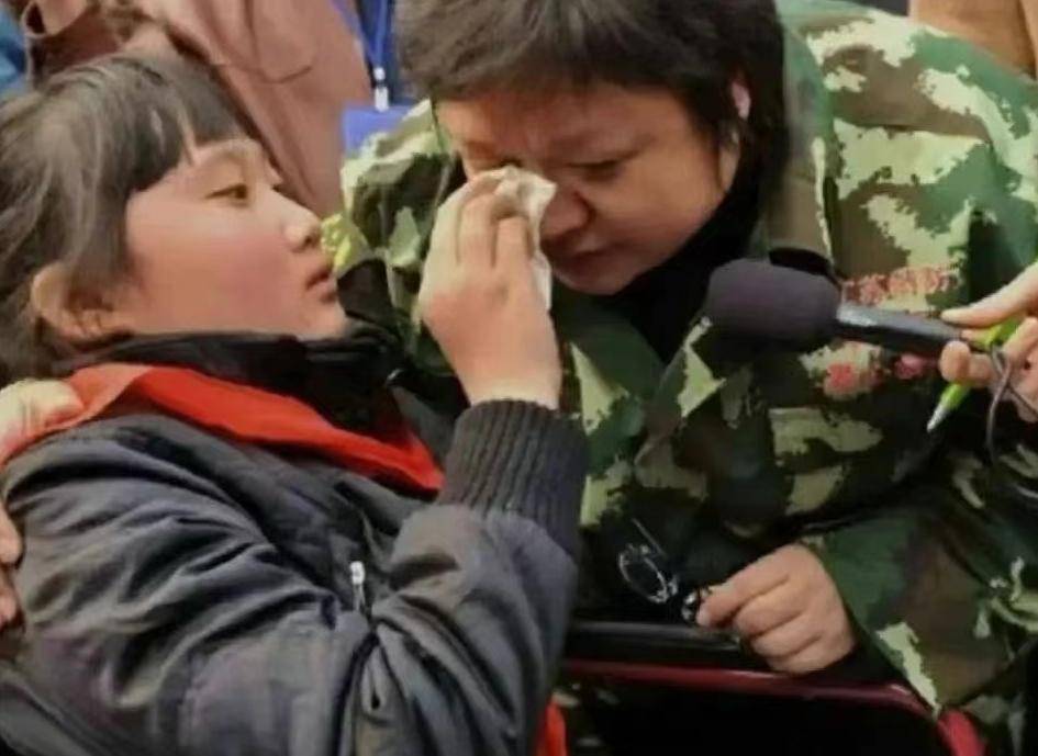 "我不会救助非洲难民"韩红发言被称格局小,我却看到她