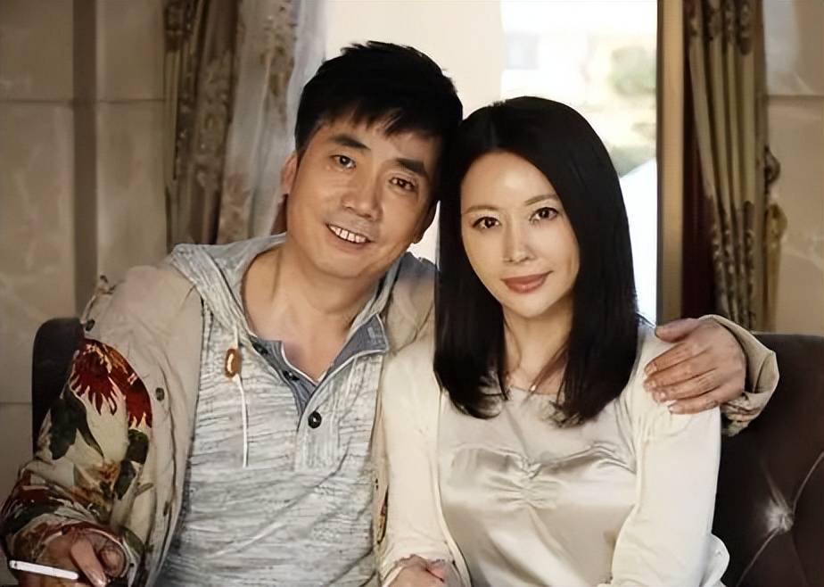 著名演员范明:我这辈子最正确的决定,就是娶了大6岁的二婚妻子_厉玲