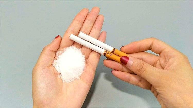 香烟和食盐放一起太厉害了,好多人不知道,家家户户用得上_异味_的作用