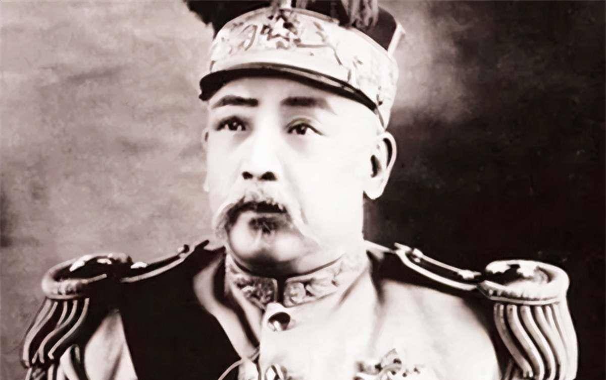 在南宁被欺负后,陆荣廷离开了城市,来到了一个名叫水口村的小地方.