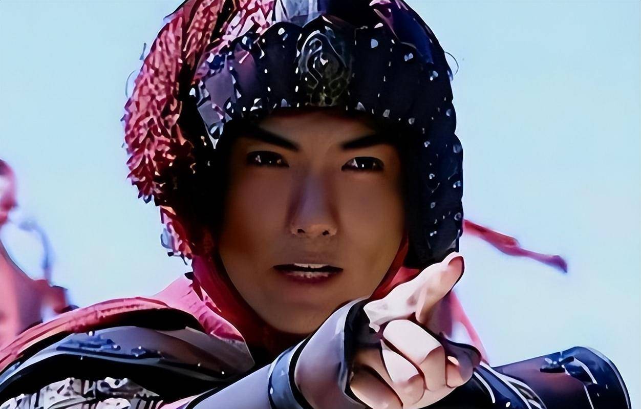 而李乐呢,十岁就踏进了演艺圈,也算是个老戏骨了.