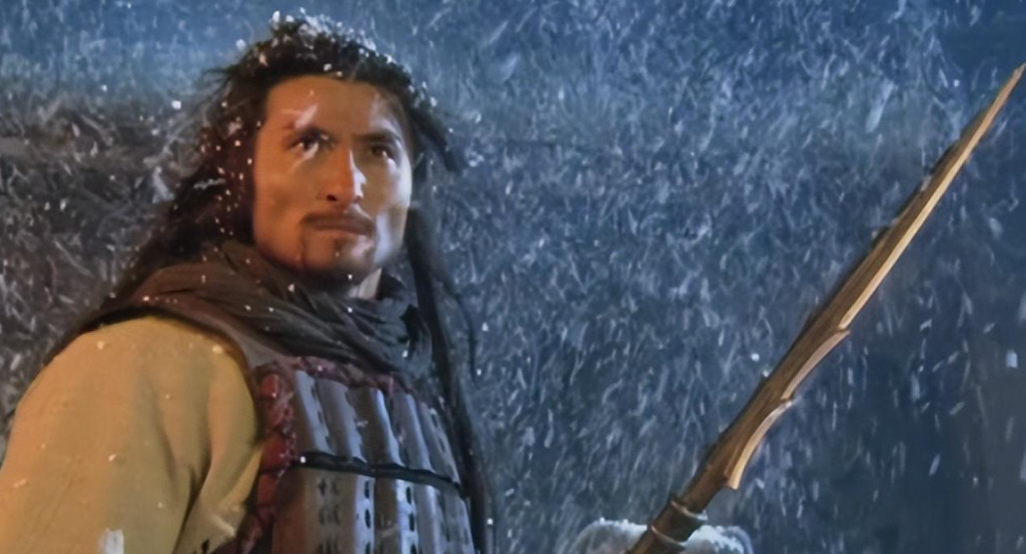 水浒传中林冲武功有多强?从这二场战斗来看,几乎难寻敌手!