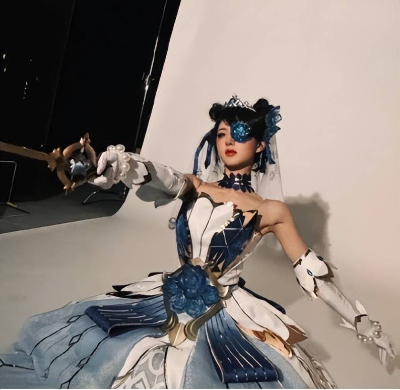 明星玩cos哪家强?如果赵露思是青铜,那他必然是王者!