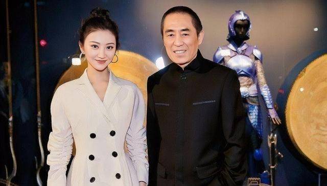 "人间富贵花"景甜的翻红史,这背景到底有多强?_金主_成龙_投资