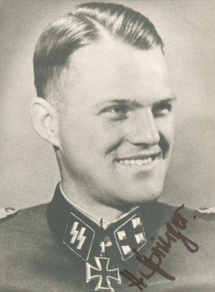 斯普林格晋升少校后的一张标准照.■ss第12装甲师主要军官合影.