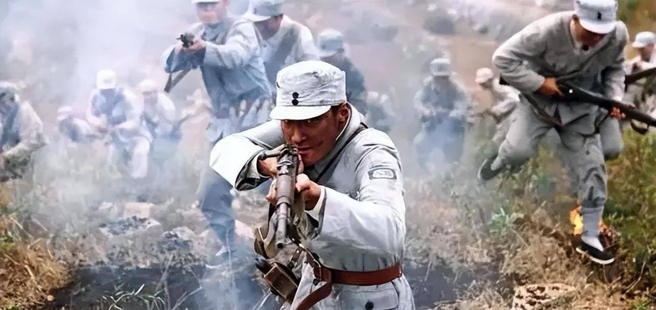 1943年,八路军突围时途径一据点,伪军边放空枪边大喊道:赶紧跑_王子善