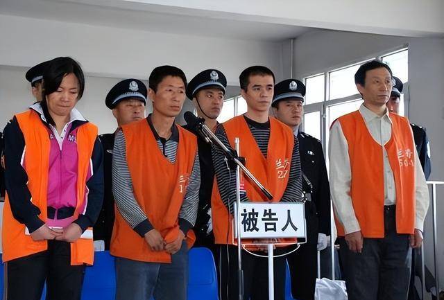 最终,在赔偿了赵德贵20万医药费后,张广富被判5年,刘以生被判7年,郭占