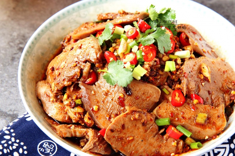 年夜饭桌上,必不可少的撑门面的大菜,简单大气,一学