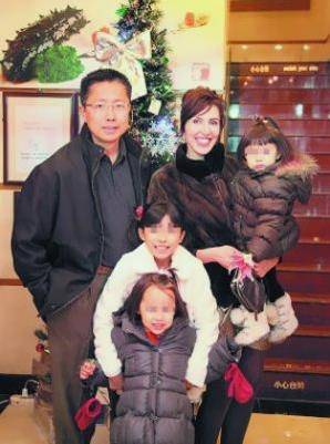 "疯狂英语"李阳的狼狈:当时代分手你的时候,连声招呼