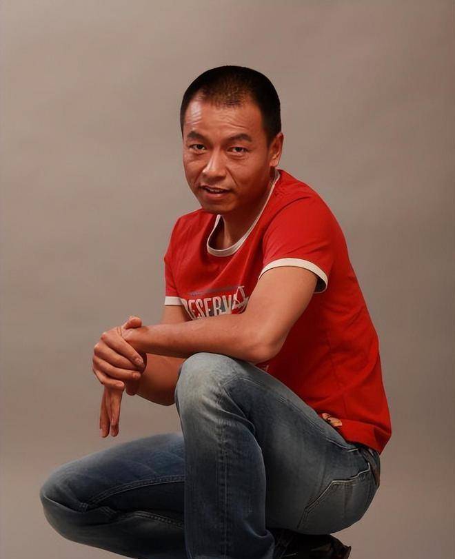 硬汉王挺:替父还债辞职刑警,化身拼命三郎,绝不用替身