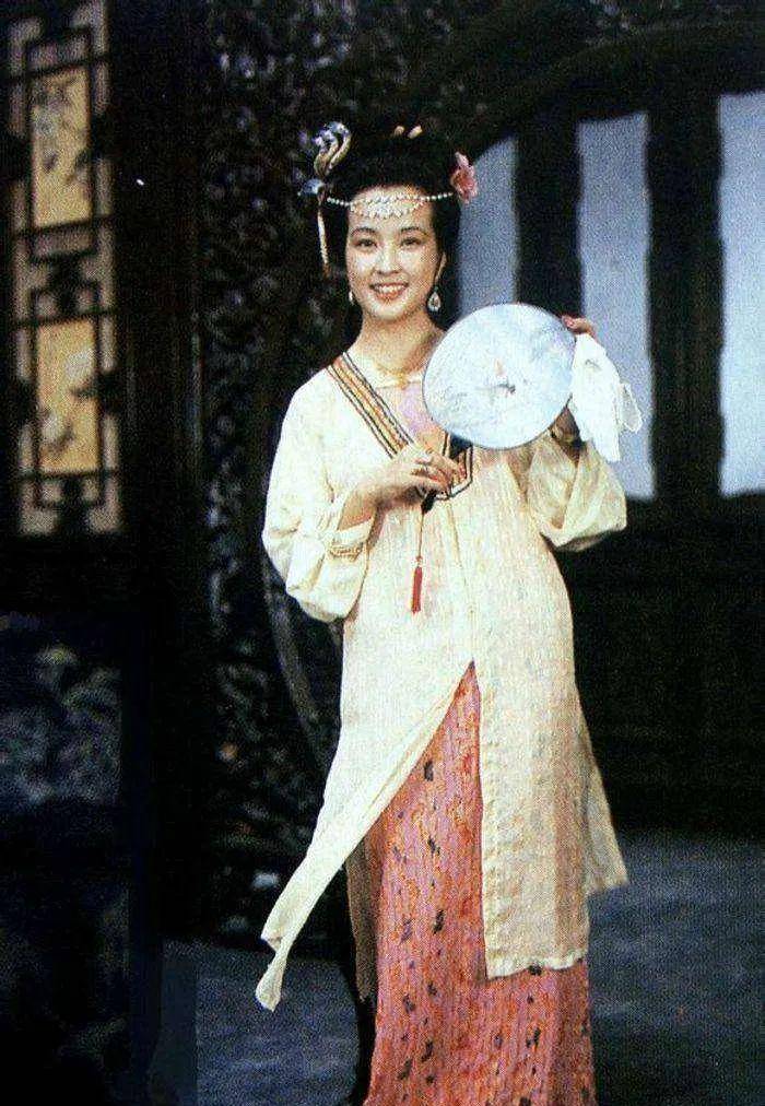 89版《红楼梦》,刘晓庆扮演的王熙凤,为什么少有人知?