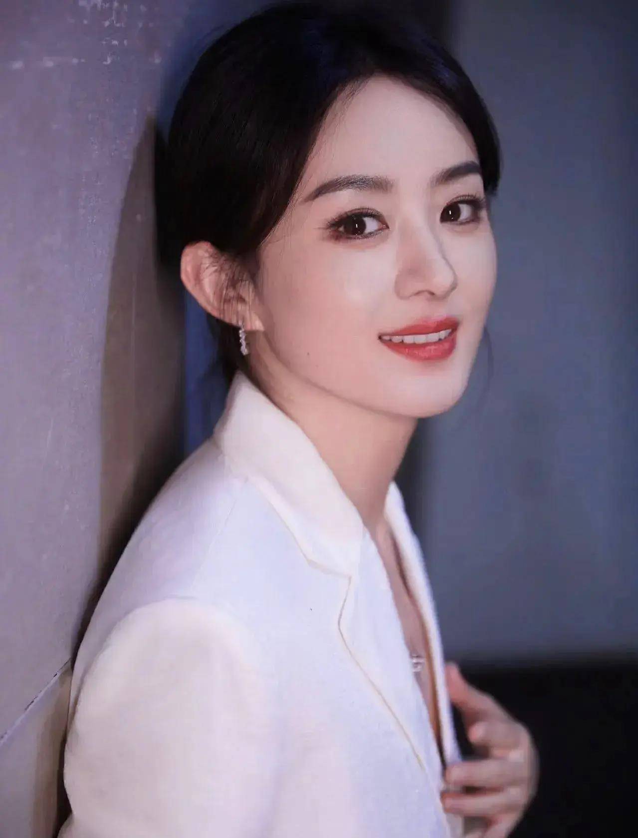 杨紫,当年家有儿女的小雪已经长大成为一线女星.