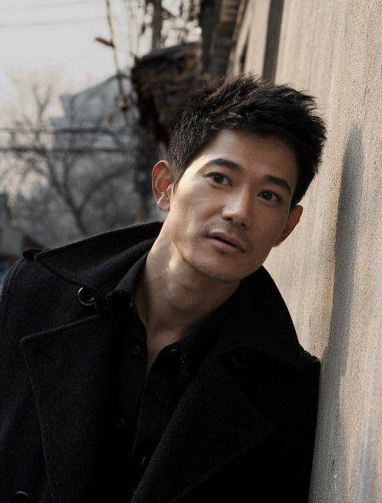 滕华涛心里是倾向于找一个真正的国外留学生来演,为了突出角色的真实