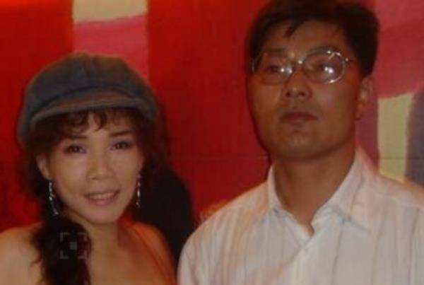 她与邓丽君齐名,被称为"三百万人的偶像",走红后却直接退隐_韩宝仪