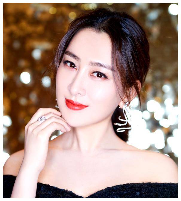 通过对马苏素颜示人事件的深入分析,我们不仅讨论了明星形象的真实与