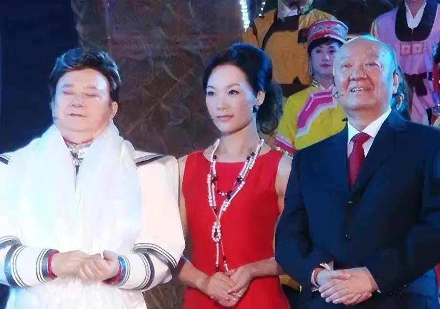"东方第一男高音"吴雁泽离婚后迅速再婚,前妻和儿子了