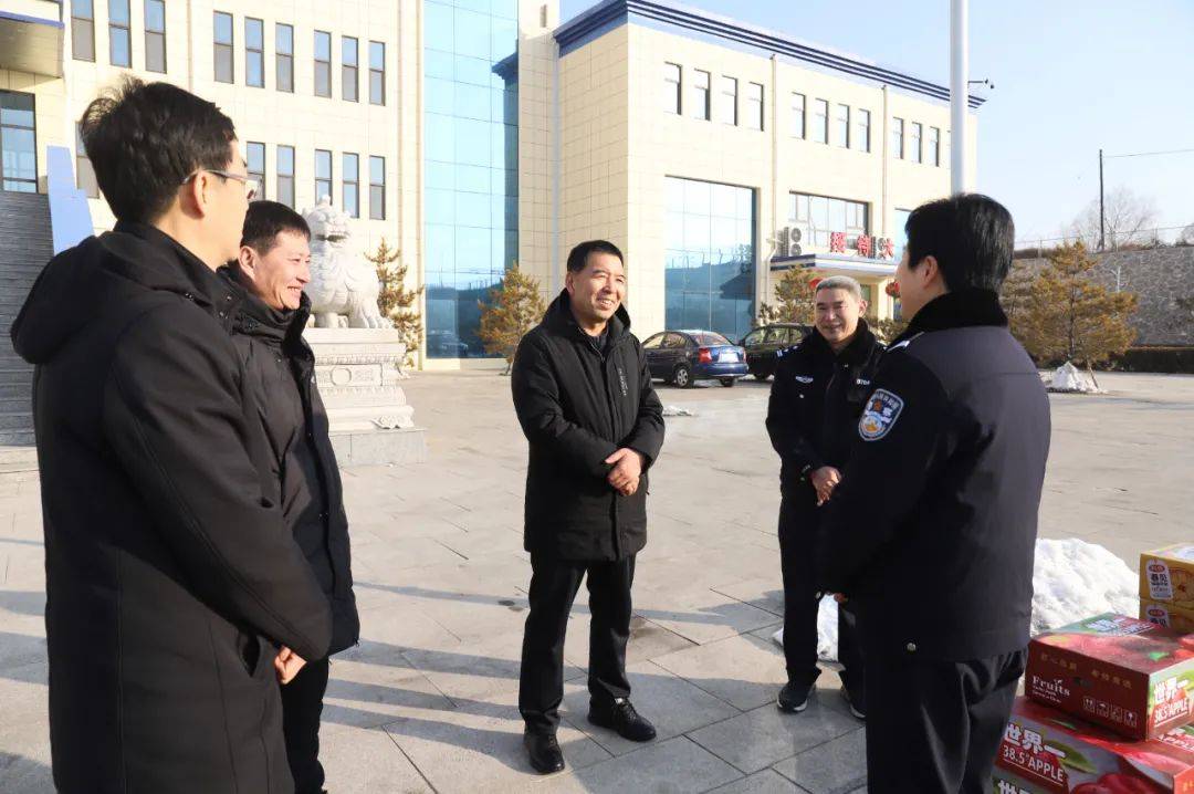 郭新和春节前走访慰问一线职工