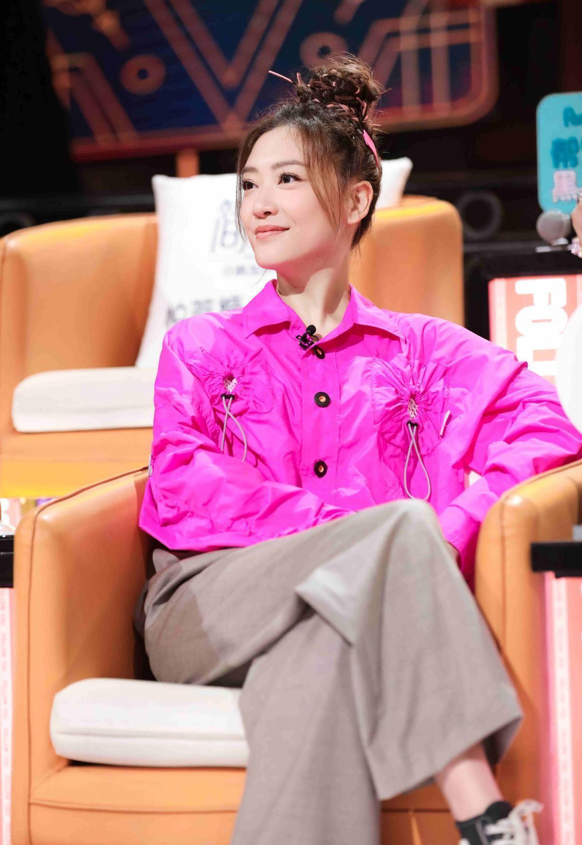 《听姐说》小鹿回应姐姐们脱口秀尴尬 尚雯婕自曝曾收到去世威胁