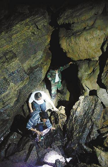 被巨蟒守护的天门山神洞,里面真的住着神仙吗?_谷洞_绝壁_人们