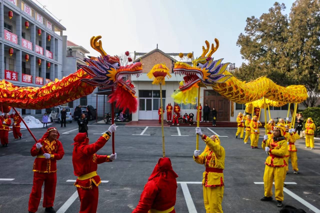 新春走基层 | 夏县:《二龙戏珠》迎新春_表演_民间_文化