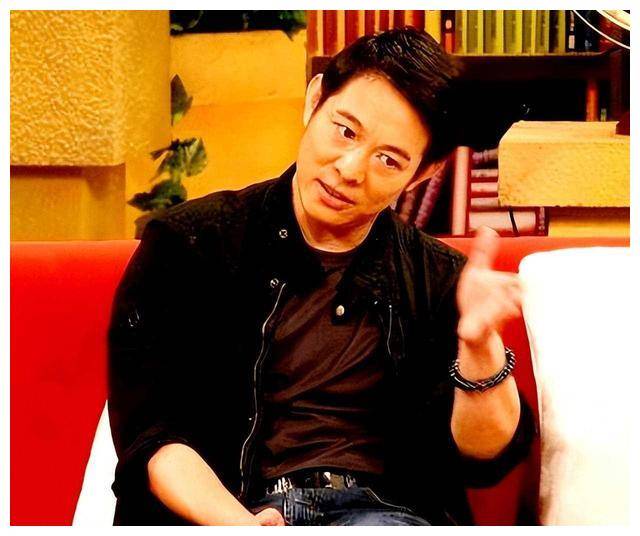 苍老如老头,再次带家人赴尼泊尔求佛_李连杰_黄秋燕_家庭