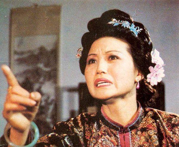 《红楼梦》里的赵姨娘,为什么活成了人人讨厌的模样?