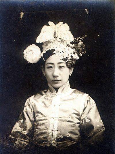 末代皇后婉容的两位母亲恒香和金仲馨_照片_夫人_生育