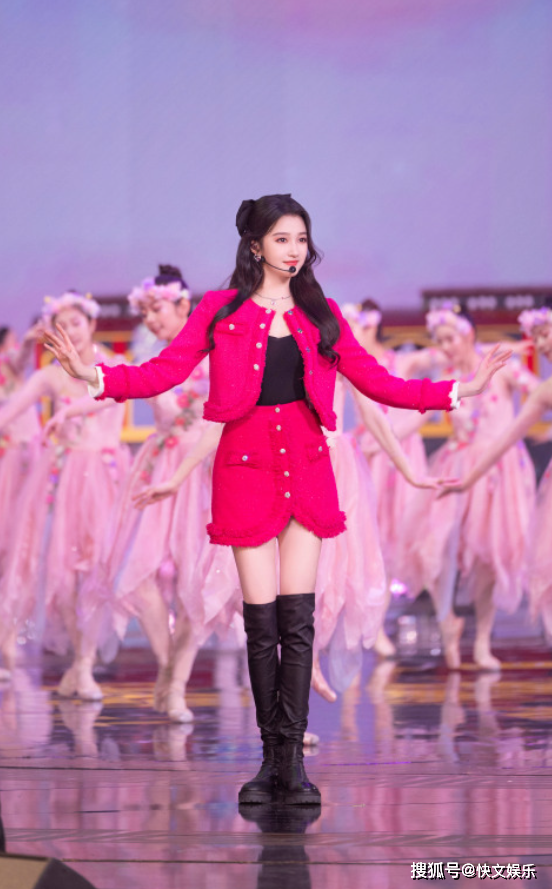 关晓彤现身北京台春晚!