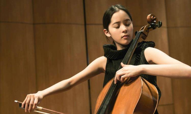 回国后,欧阳娜娜究竟做了什么有意义的事情,咱倒是不知道.