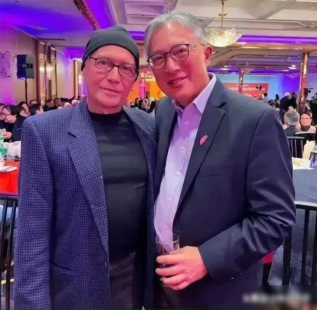 巨星淡出:李连杰利智虔诚拜佛,狄龙精神焕发,王祖贤