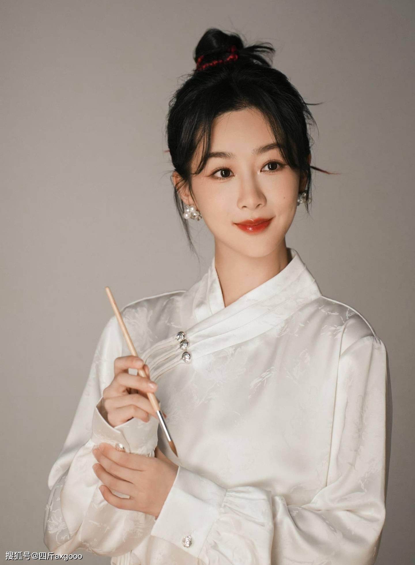 杨紫因拍戏婉拒春晚惹争议,疑似采访被恶意解读,曾演