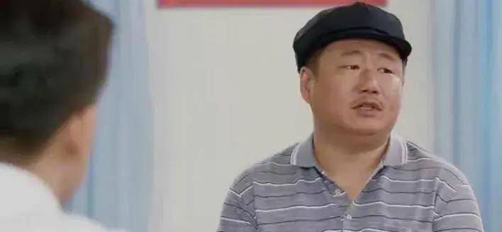 《乡村爱情》徐会计扮演者官宣结婚,晒一家三口合照惹人羡_董三毛