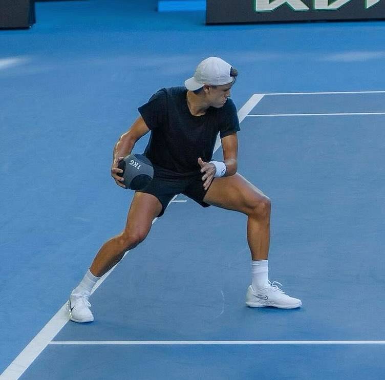 网球技术分享:正手击球篇(一)_动作_位置_初学者