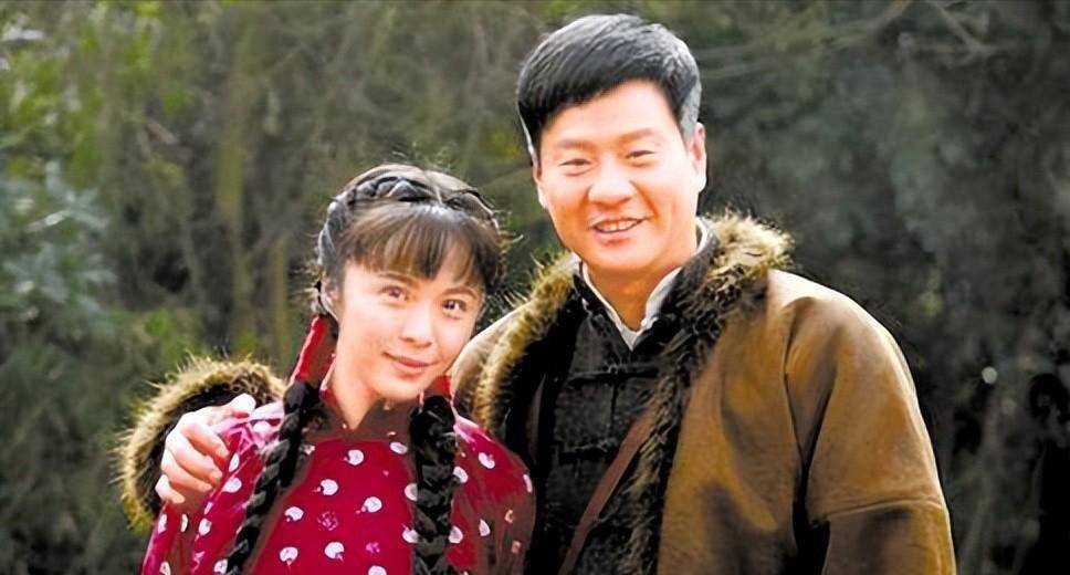 婚姻,另一个人被称为"扶三上位",虽然受到了很多的辱骂但二人还是选择