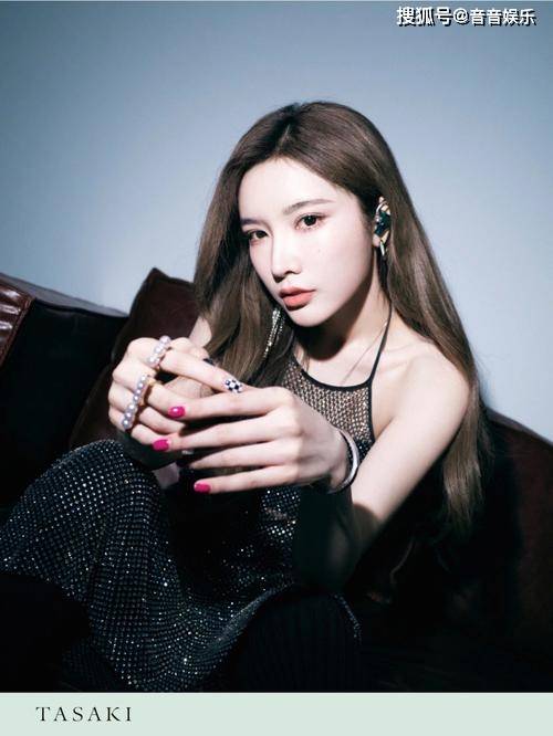 「性感风情:30岁的戴燕妮魅力写真大赏!」_女性_外表