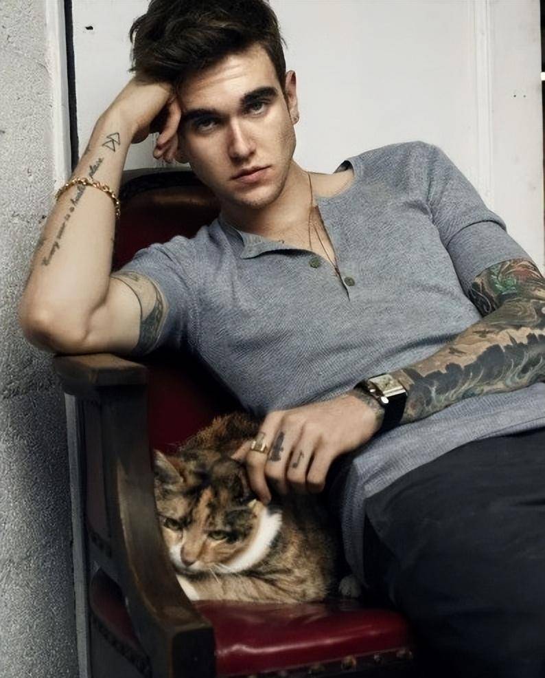 可你知道加布瑞尔·凯恩·戴·刘易斯这个名字吗?